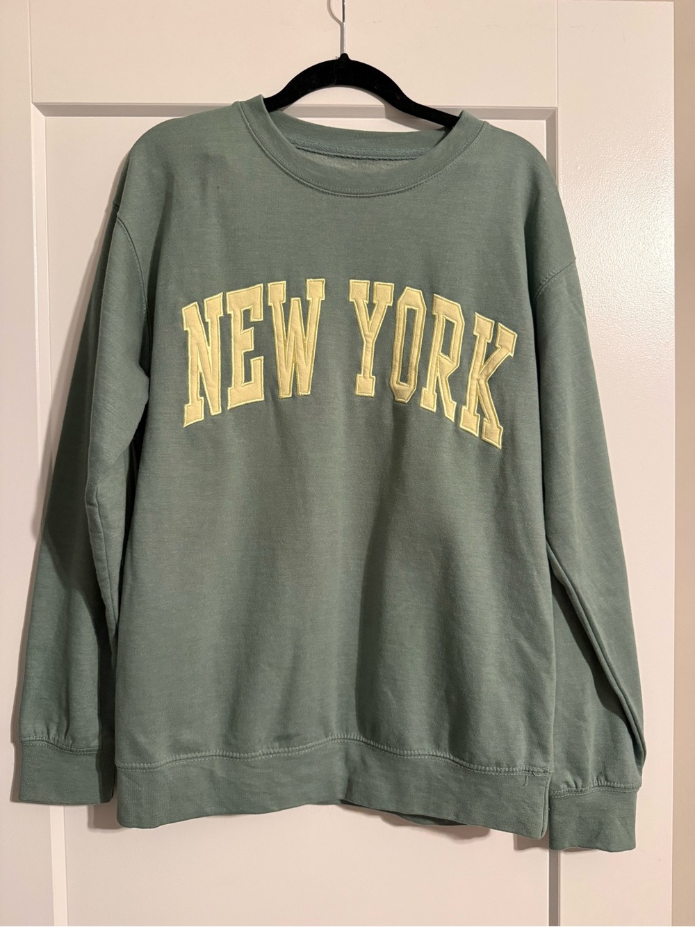 NEW YORK Sweater - Sage Green